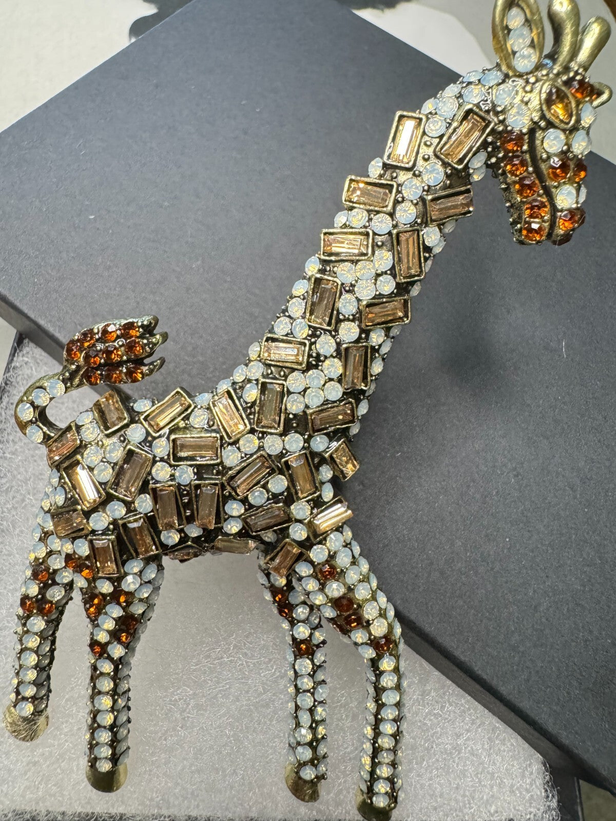 Giraffe  Brooch  Gift Box Women Man Unisex Pin  Free  Shipping 2-5 Days Animal
