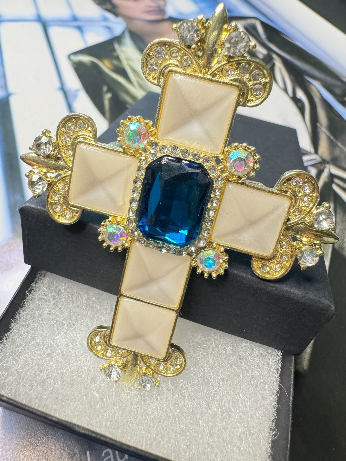 Cross Brooch Free Shipping 2-5 days Gift Box  Vintage Pin Women Unisex Brooch