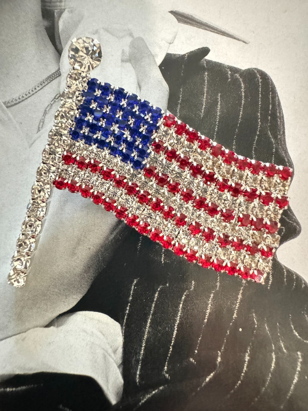 Rhinestone USA Flag  Brooch   Gift Box Women Man unisex Free Shipping 2-5 Days