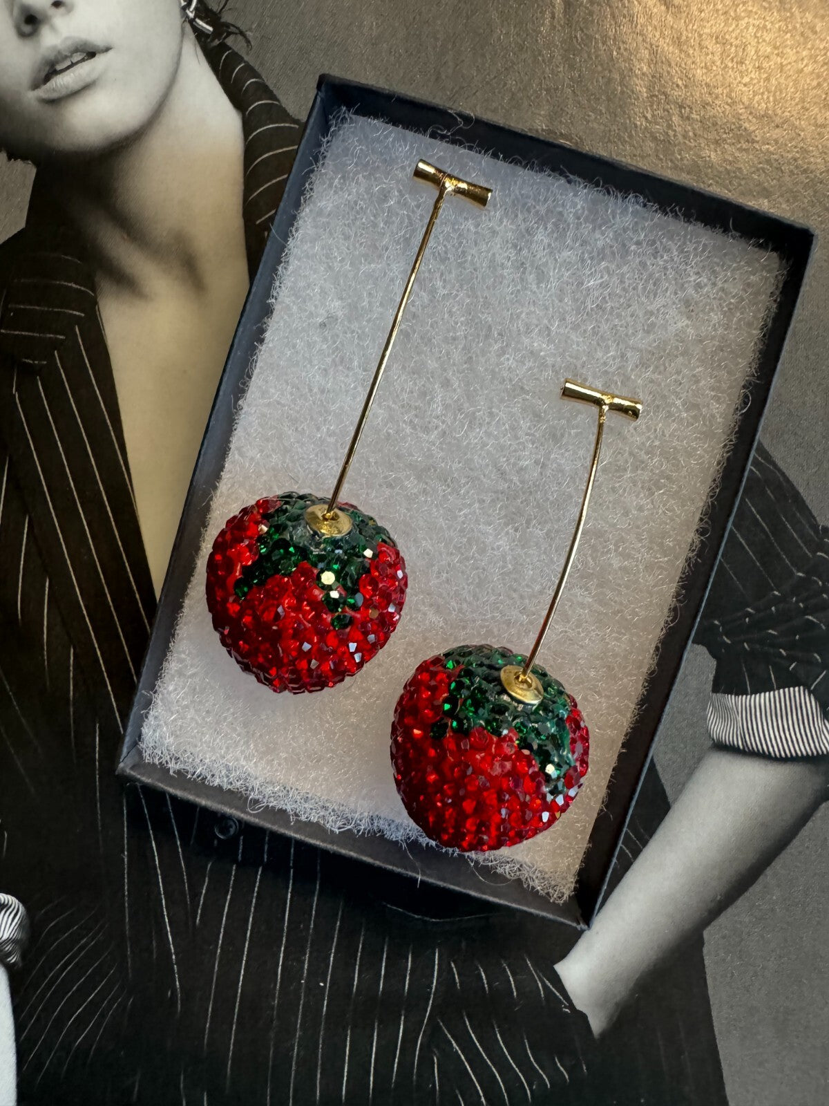 Rhinestone Cherry Set  Brooch and   Earrings Gift Box  Free Shipping 2-5 Day