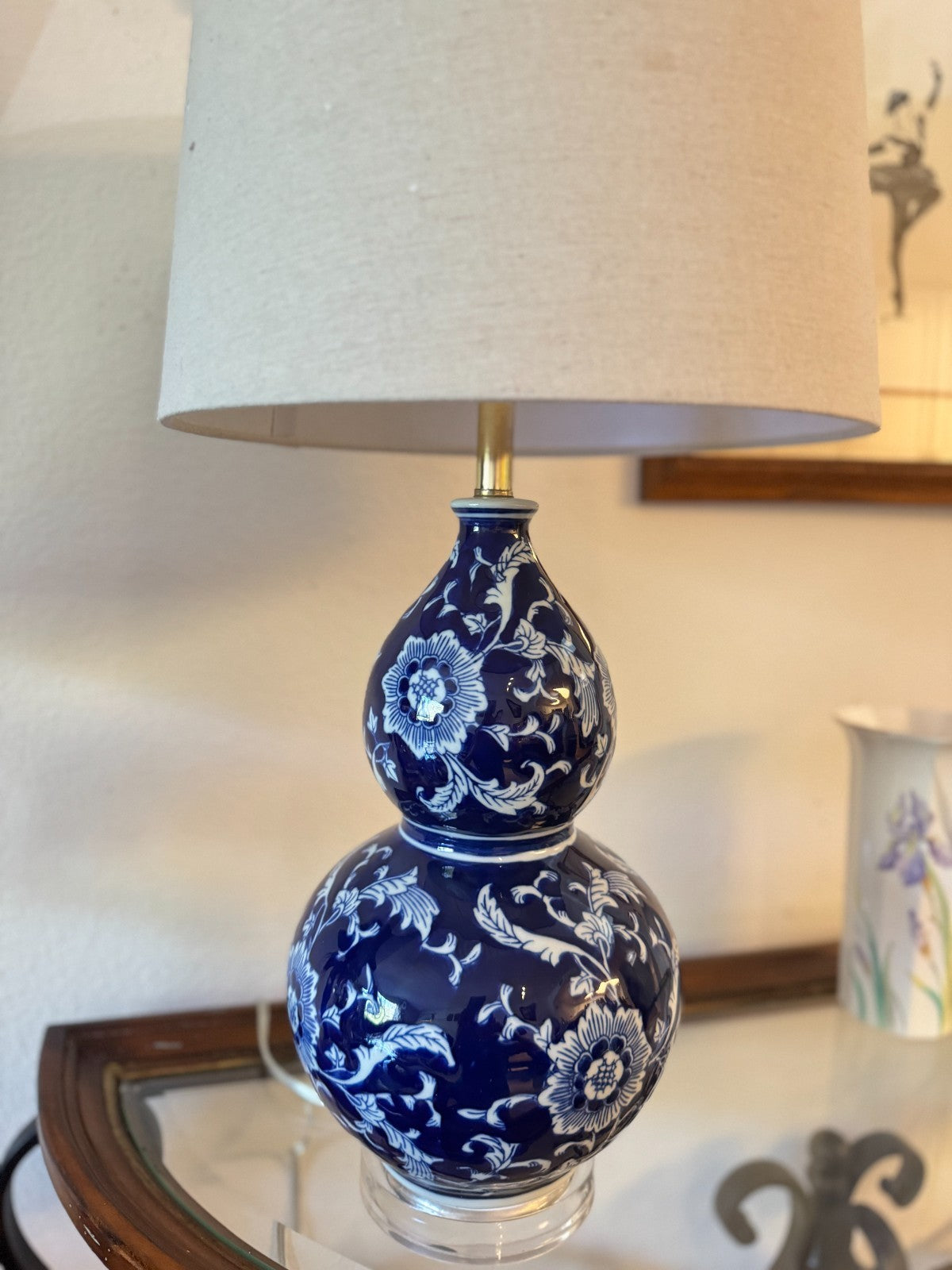 Elegant Blue & White Double Gourd Porcelain Table Lamp – 25” Floral Asian-Inspir