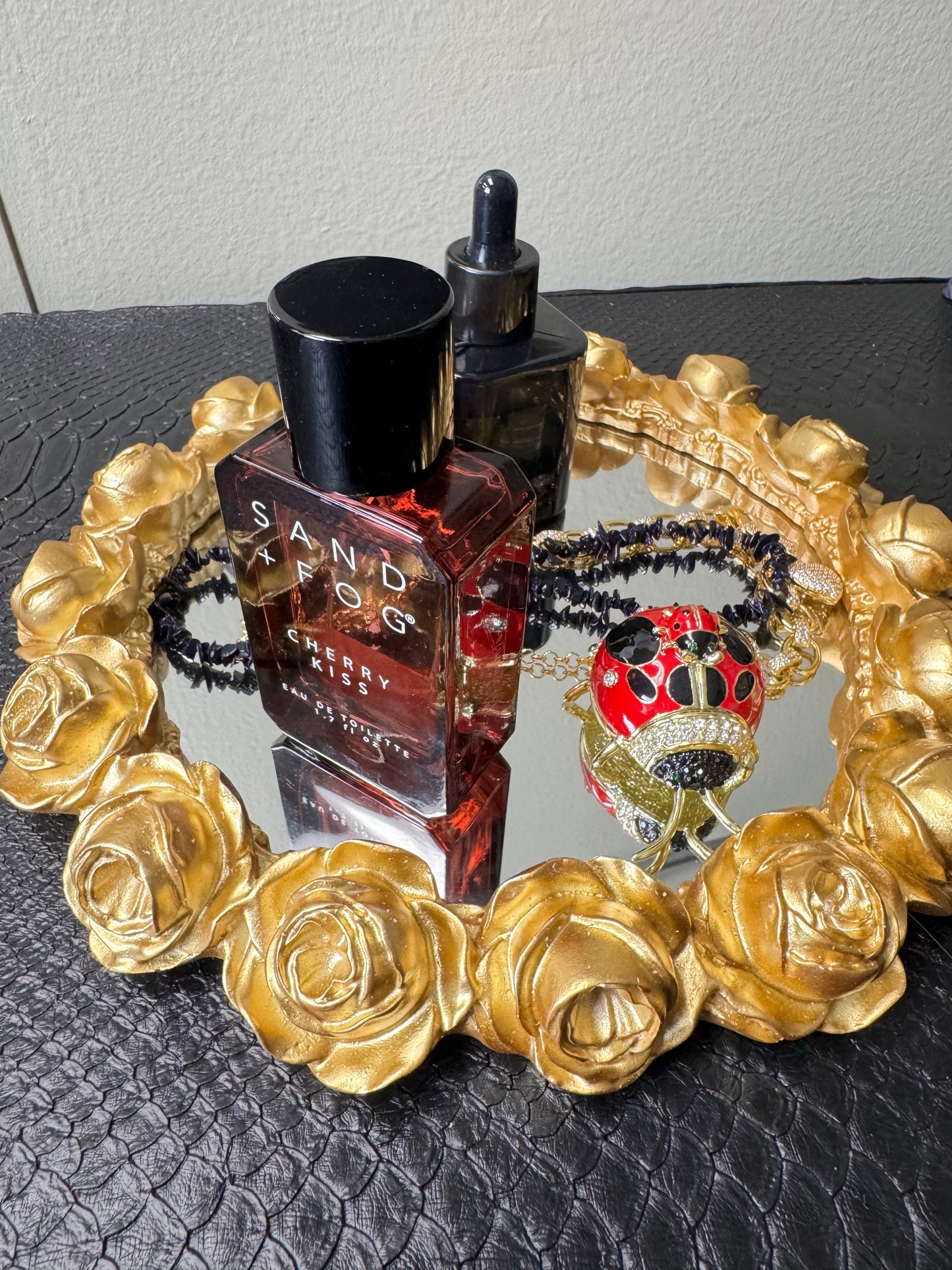 Gold Rose Decorative Vanity Tray with Mirror Base – Jewelry & Perfume Display Tray