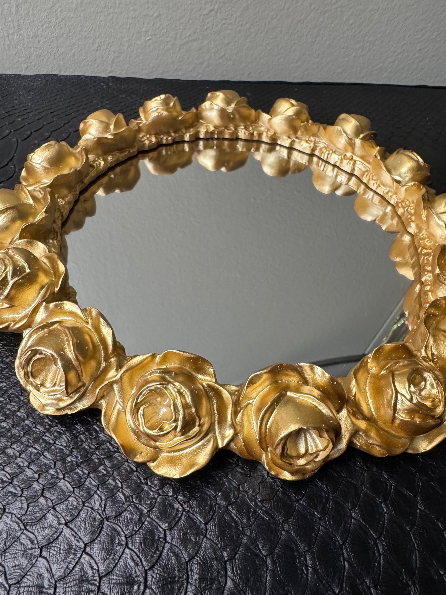 Gold Rose Decorative Vanity Tray with Mirror Base – Jewelry & Perfume Display Tray