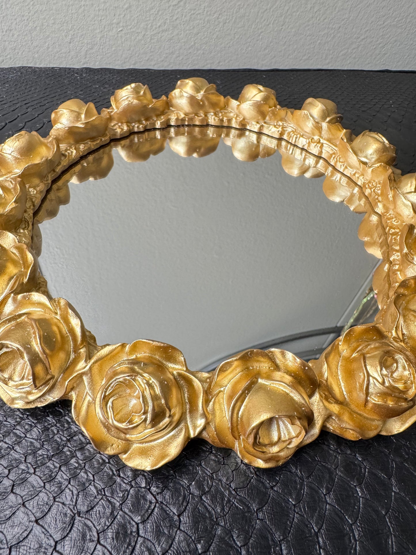 Gold Rose Decorative Vanity Tray with Mirror Base – Jewelry & Perfume Display Tray
