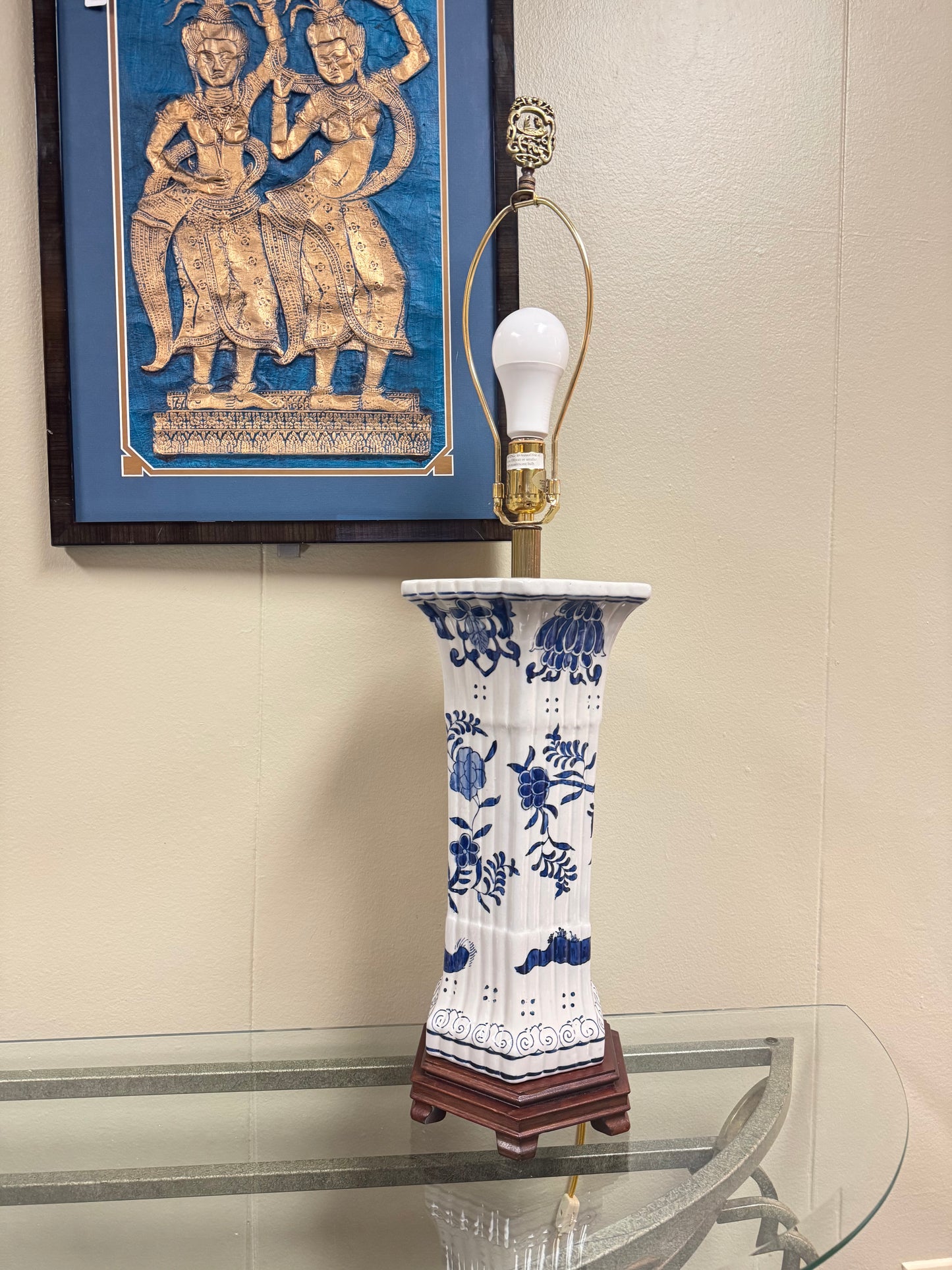 Blue & White Porcelain Table Lamp with Floral Motif, Asian-Inspired Ceramic Lamp on Wooden Base