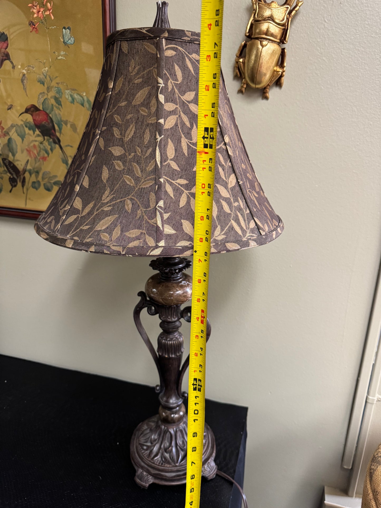 Classic Ornate Table Lamp with Leaf Pattern Shade – Traditional Accent Lighting – Tall 28