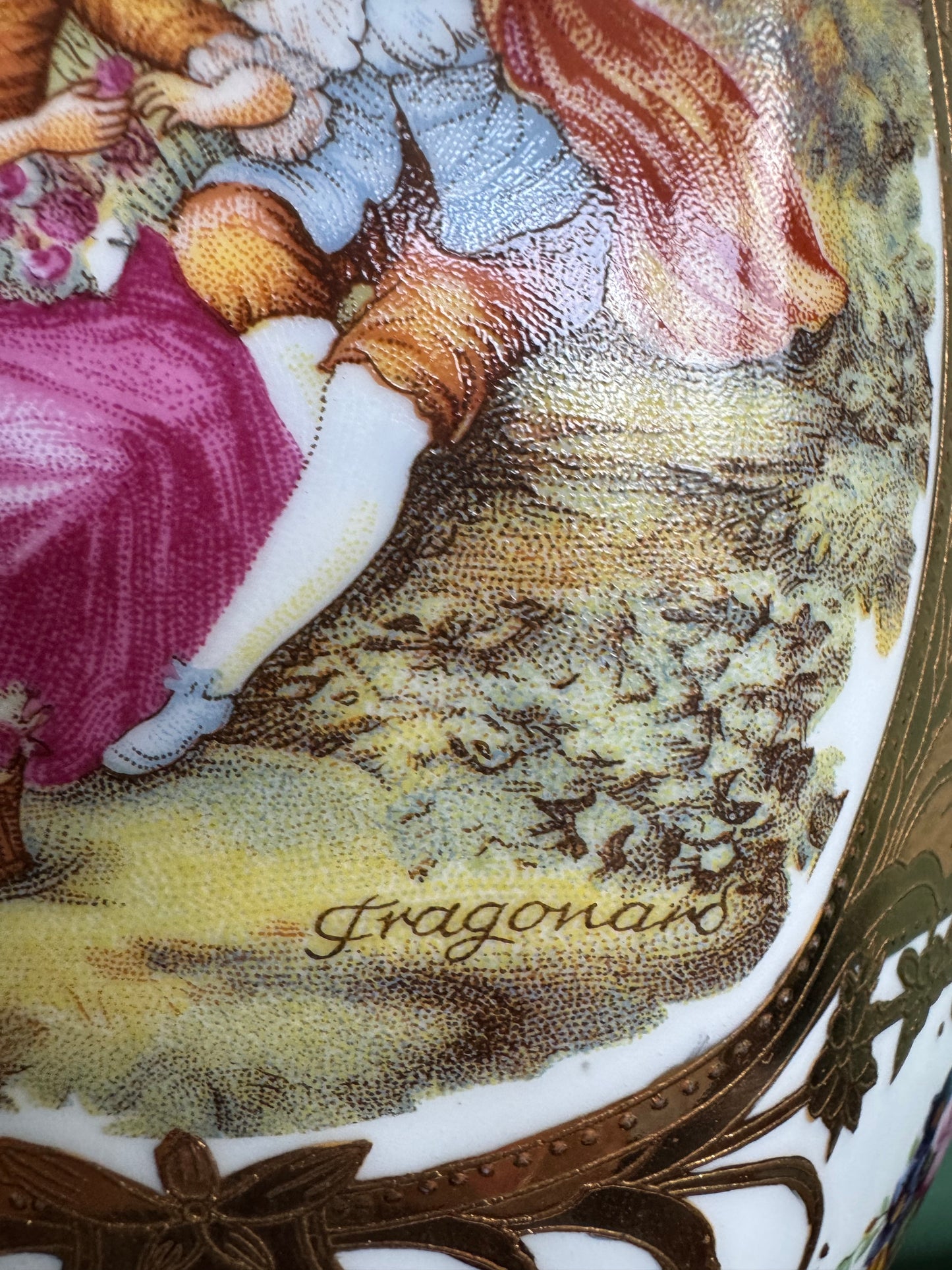 Vintage Fragonard Romeo & Juliet Gold Gilt Porcelain Vase Urn Set of Two