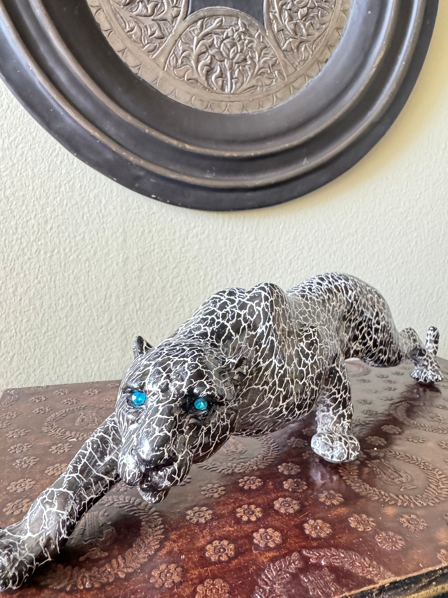 Resin Black &White  Leopard Figurine Crackle Finish Blue Crystal Eyes Sculpture 15” Decor