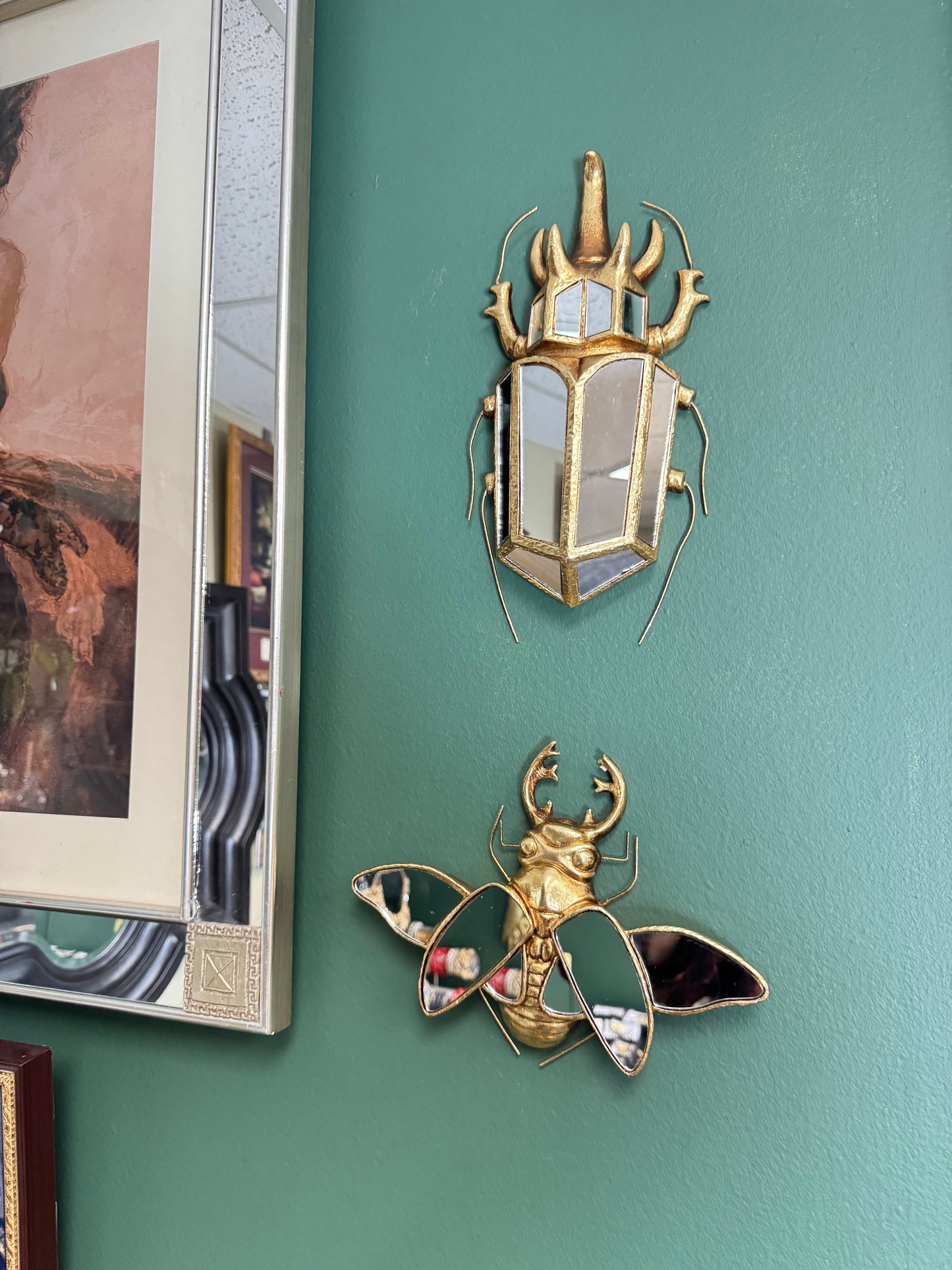 🪲 Set of 2 Mirrored Beetle Wall Sculptures – Rhinoceros Beetle & Stag Beetle