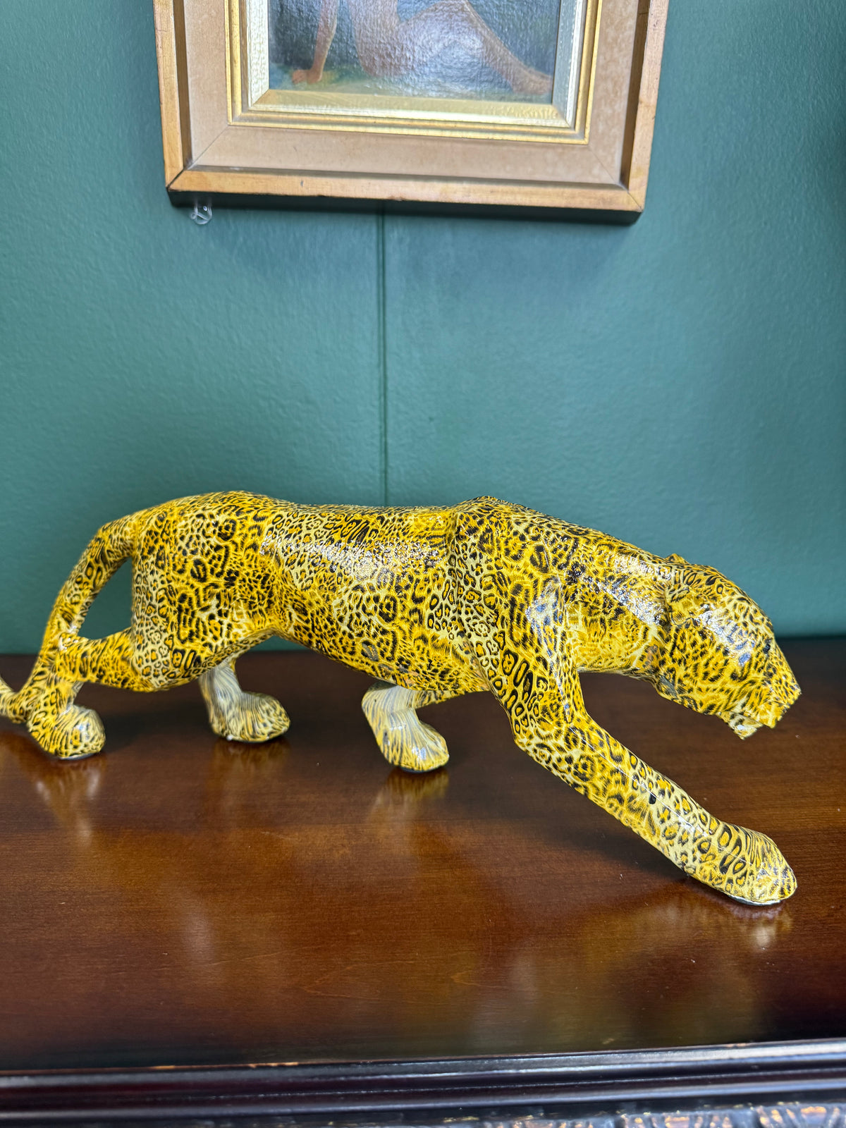 🐆 Yellow Leopard Resin Sculpture – 18” Decorative Big Cat Statue