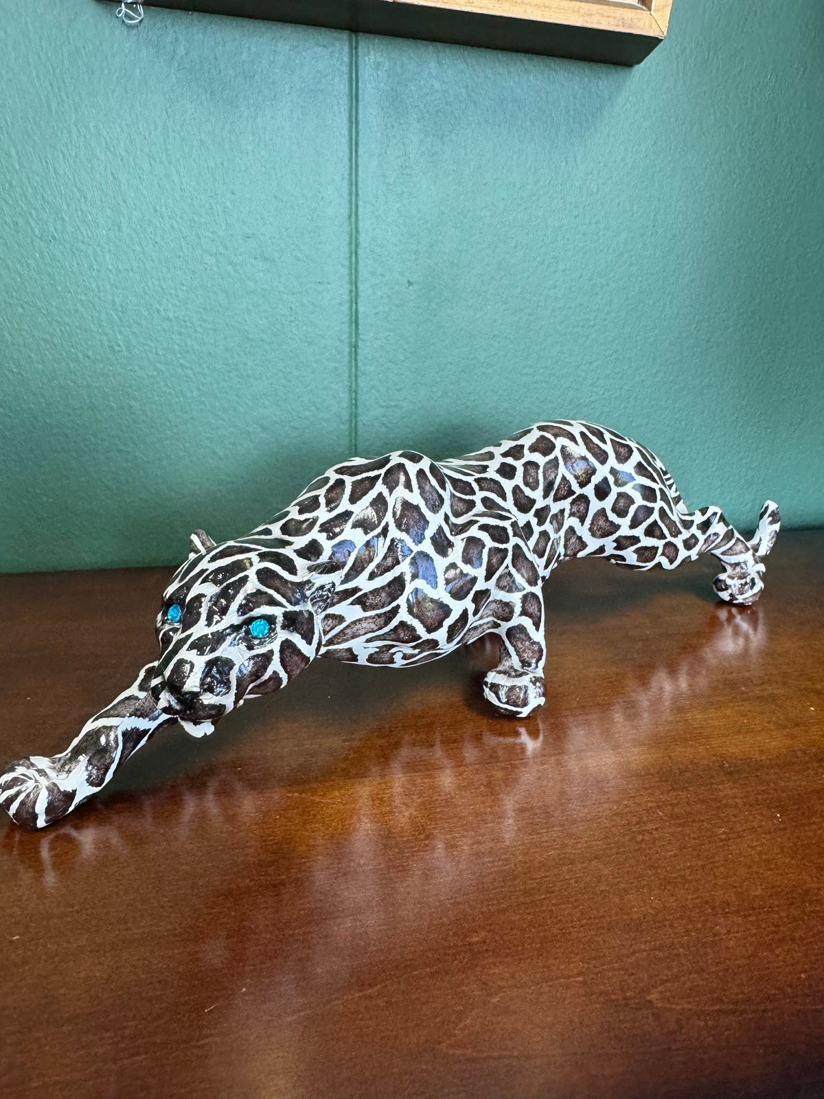 🐆 Black & White Resin Leopard Figurine with Blue Eyes – 16” Sculpture