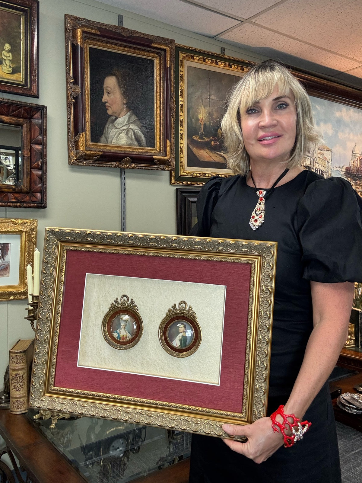 👑 Hand-Painted Porcelain Portraits – Marie Antoinette & Napoleon – Ornate Brass Frames