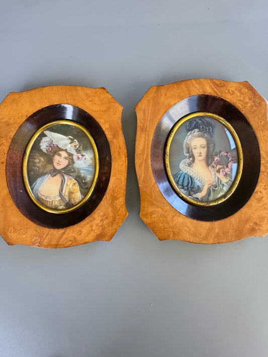 Vintage Style Framed Portrait Set of 2 Oval Wall Decor Classic Lady Art Small Wall Hanging 6"x 5"